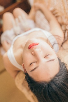蒙娜小魔女